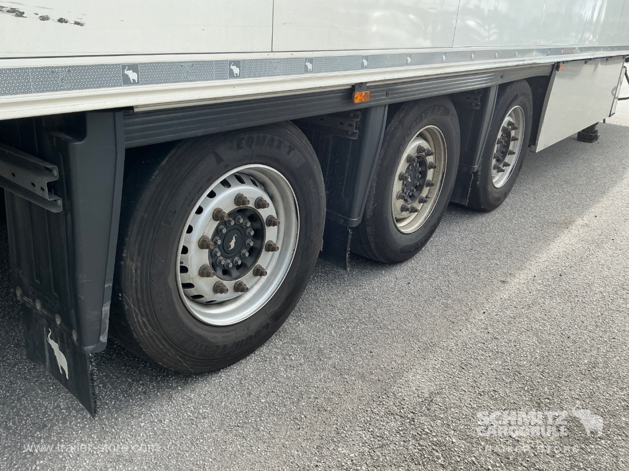 Schmitz Cargobull Reefer Meat hanging system 