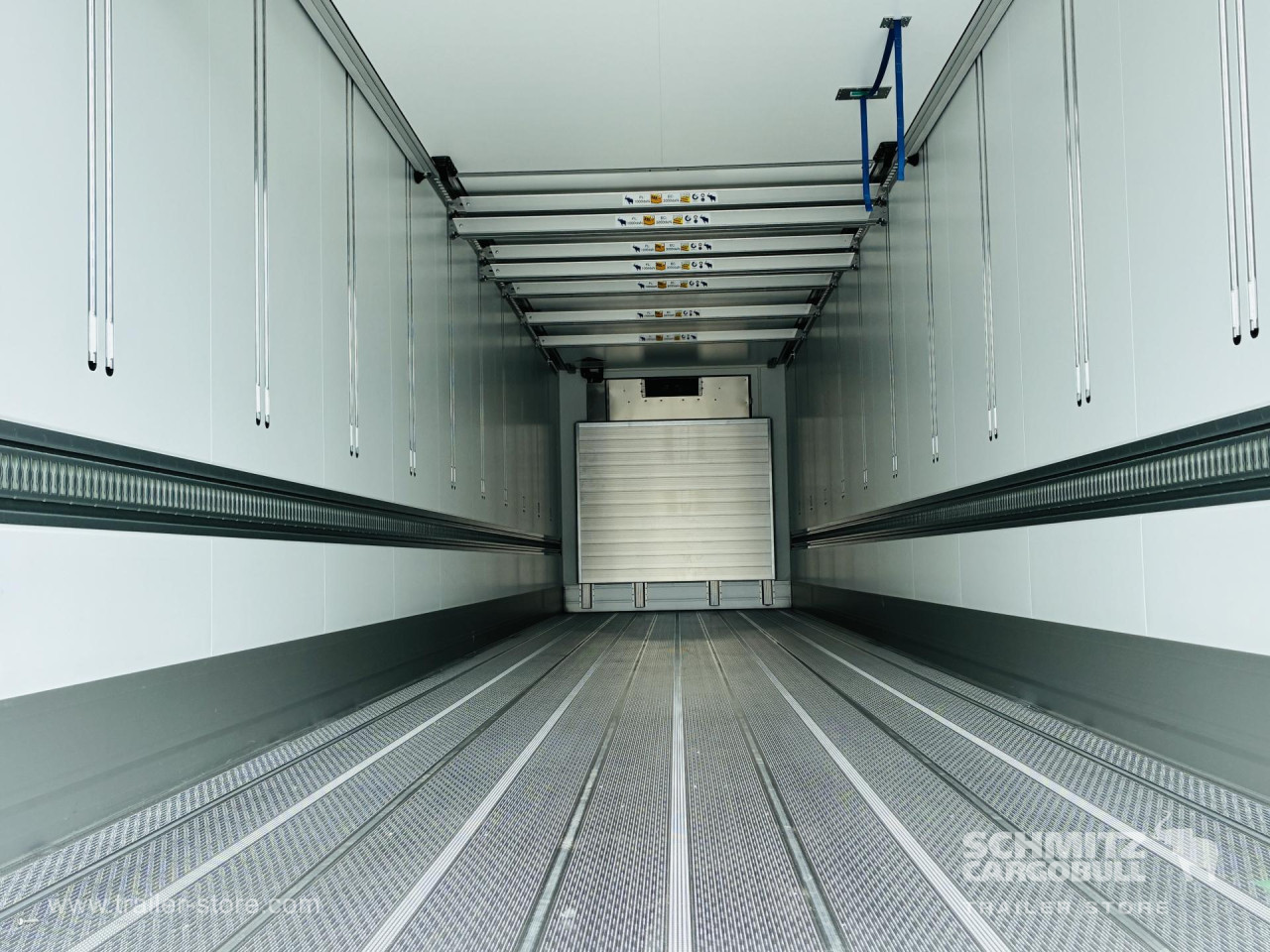 Schmitz Cargobull Tiefkühler Multitemp Doppelstock Trennwand 