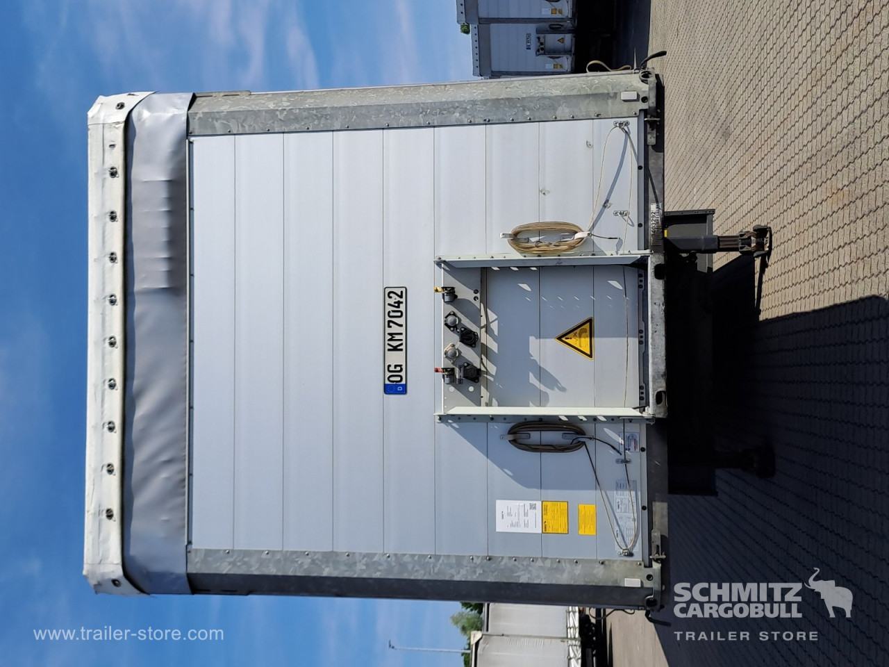 Schmitz Cargobull Curtainsider Standard Getränke 