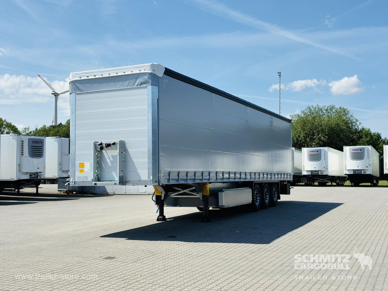 Schmitz Cargobull Curtainsider Standard Getränke 