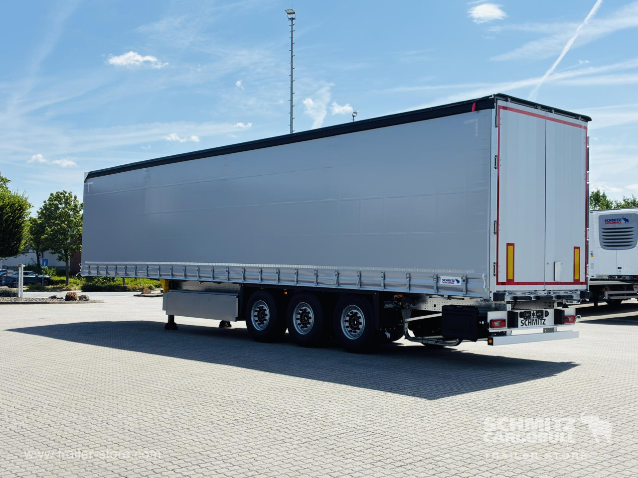 Schmitz Cargobull Curtainsider Standard Getränke 