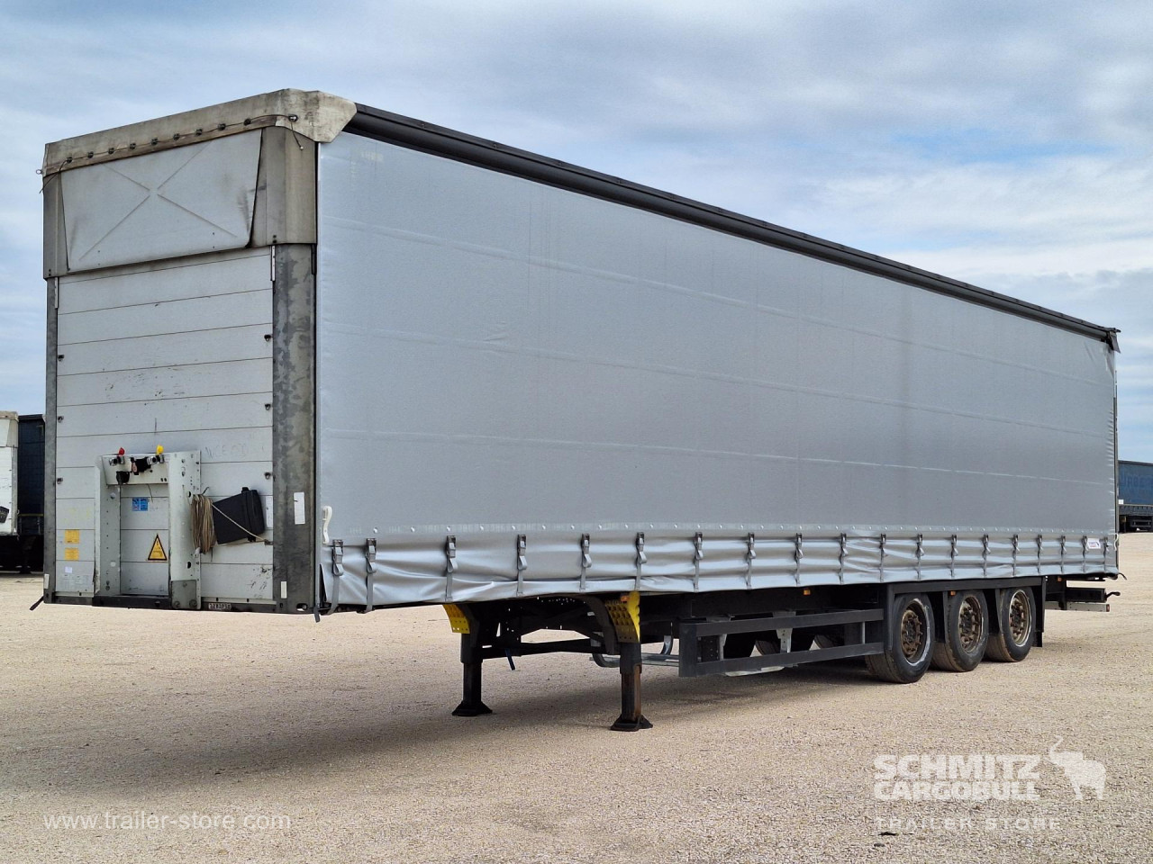 Schmitz Cargobull Curtainsider Mega 