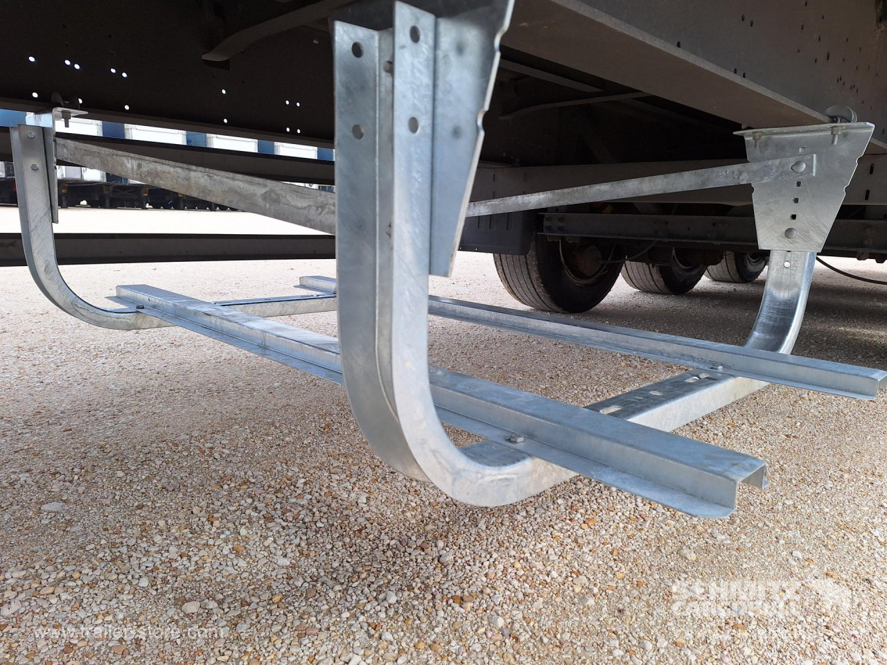 Schmitz Cargobull Curtainsider Mega 