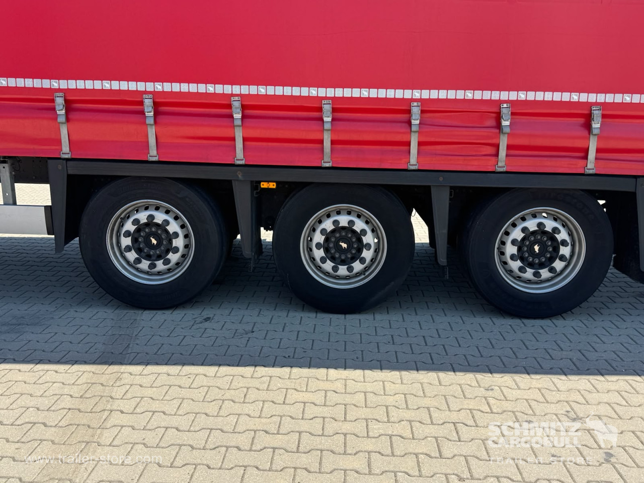 Schmitz Cargobull Curtainsider Mega 