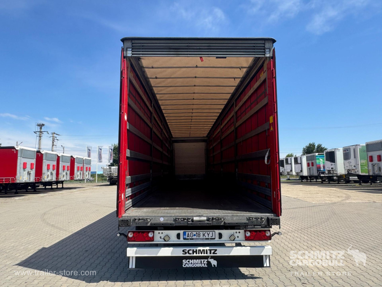 Schmitz Cargobull Curtainsider Mega 