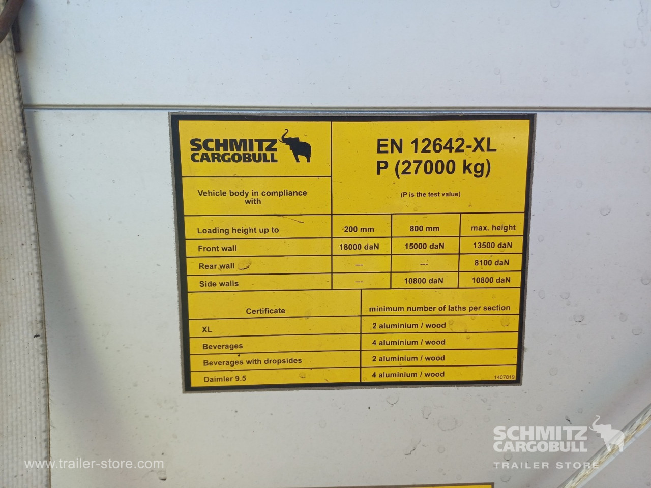 Schmitz Cargobull Curtainsider Mega 