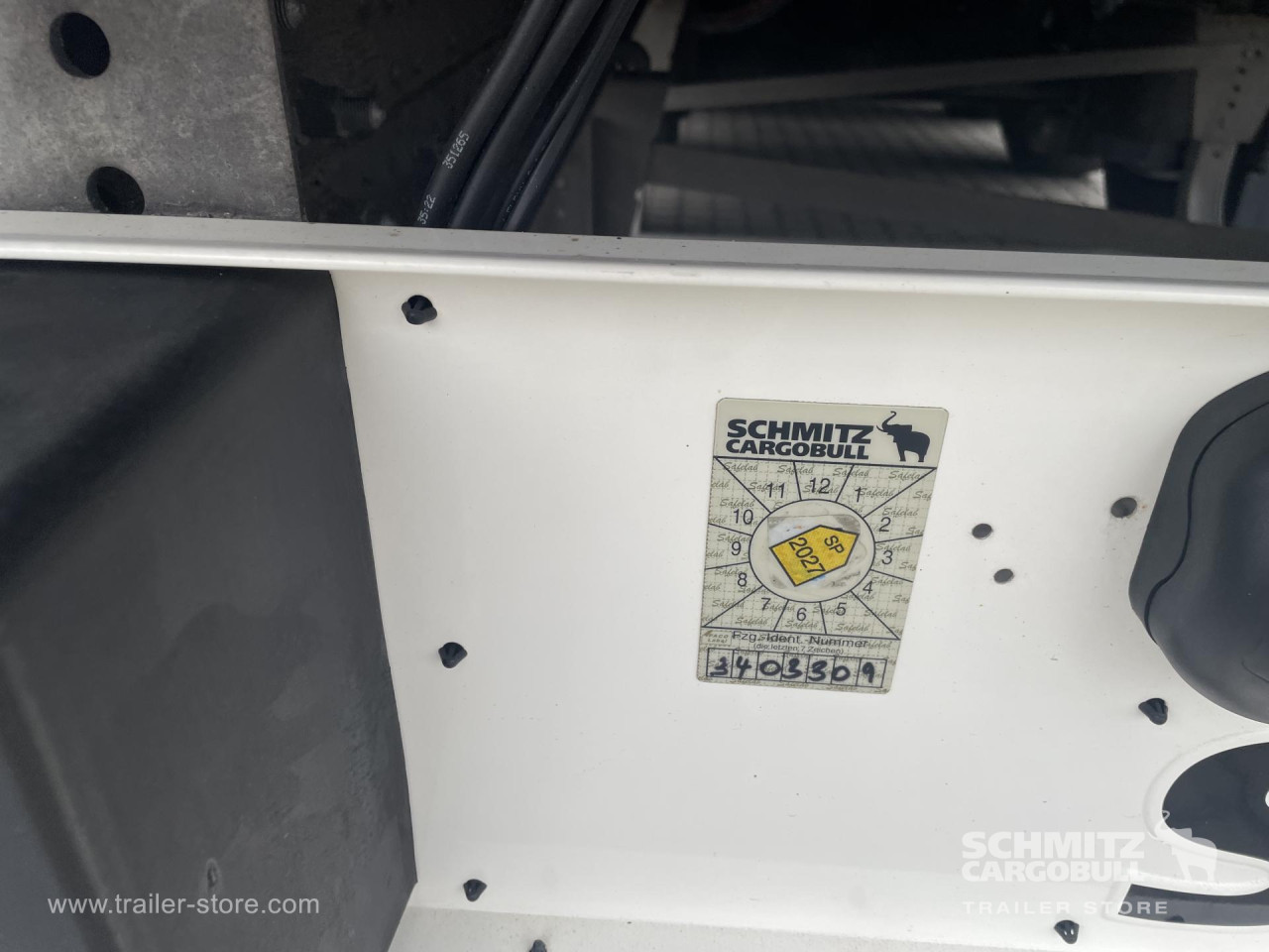 Schmitz Cargobull Curtainsider Standard Getränke 