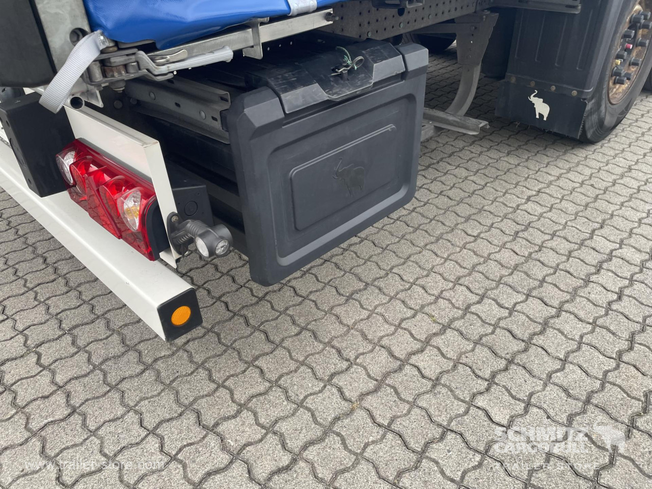 Schmitz Cargobull Curtainsider Standard Getränke 