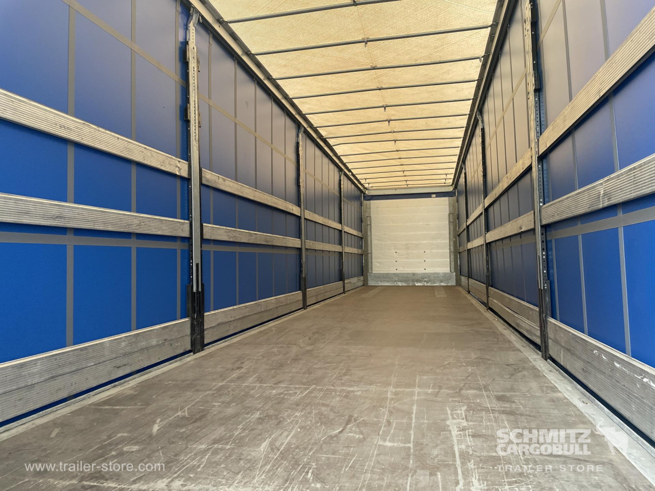Schmitz Cargobull Curtainsider Standard Getränke 