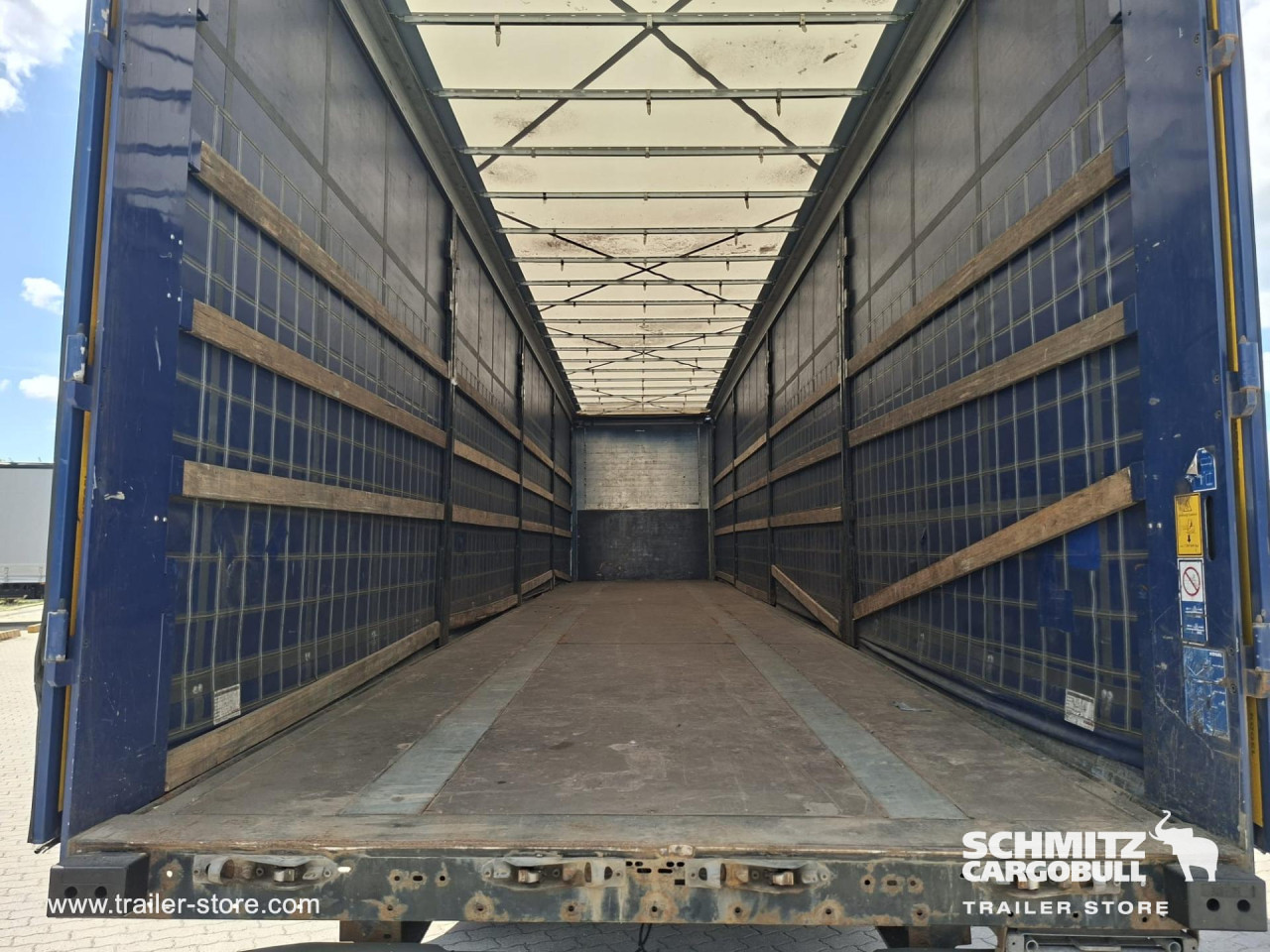 KOEGEL Curtainsider Mega 