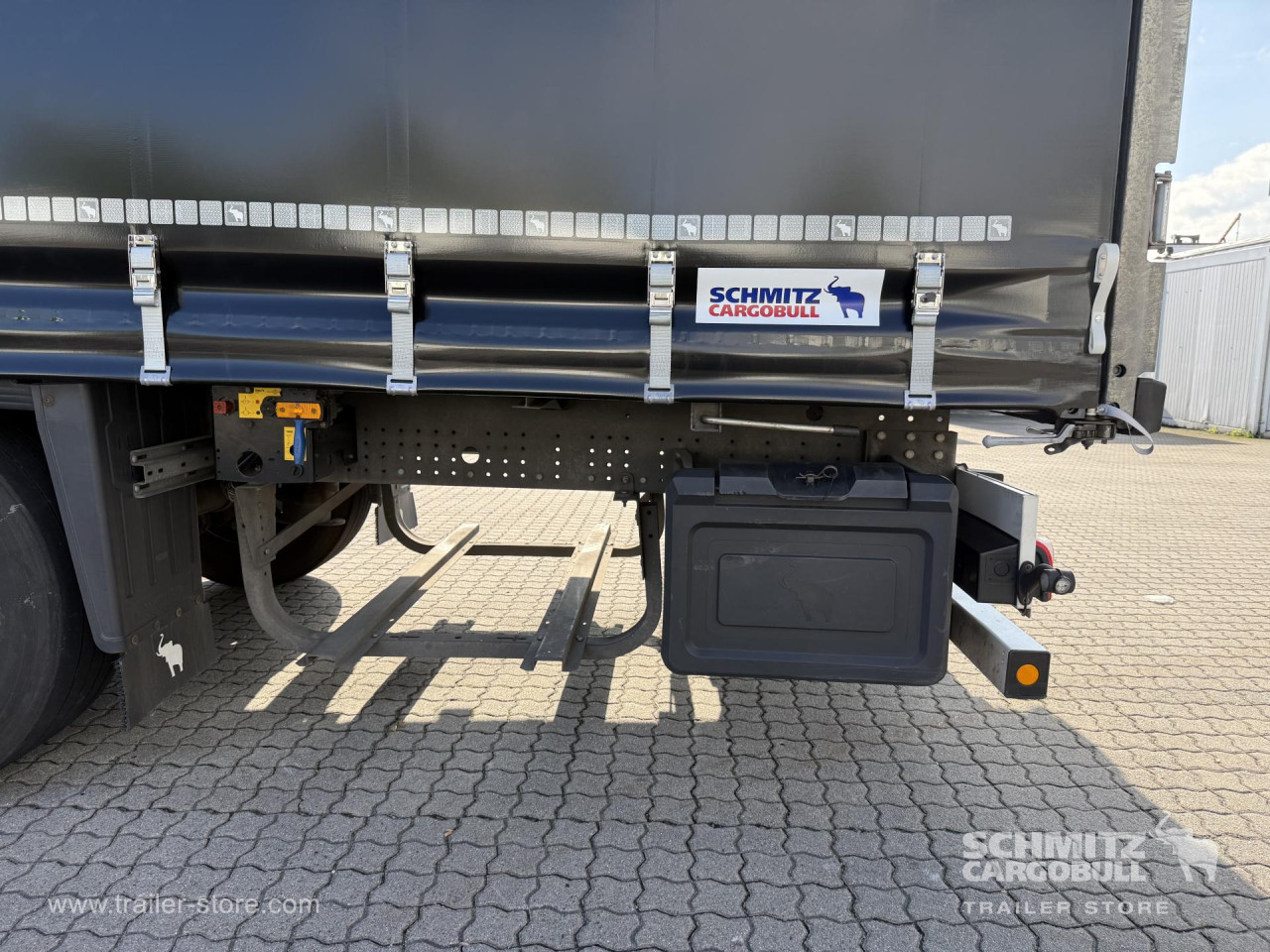 Schmitz Cargobull Curtainsider Standard Getränke 