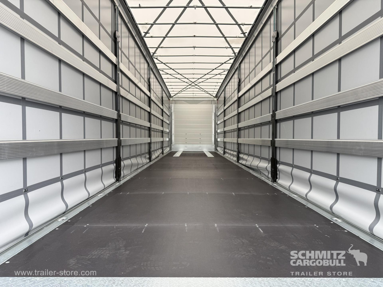 Schmitz Cargobull Curtainsider Mega Getränke 
