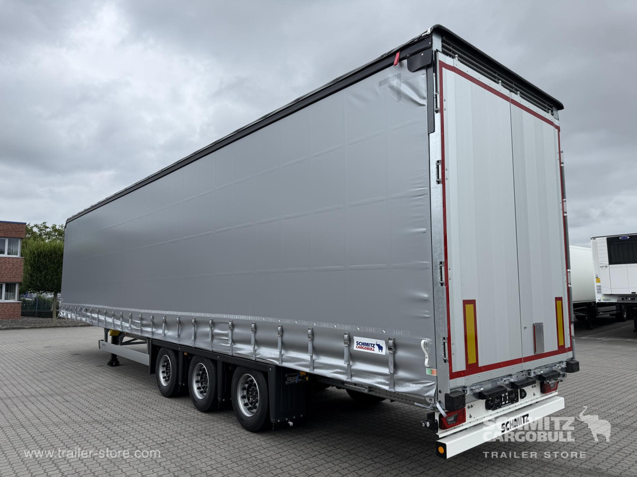 Schmitz Cargobull Curtainsider Mega Getränke 