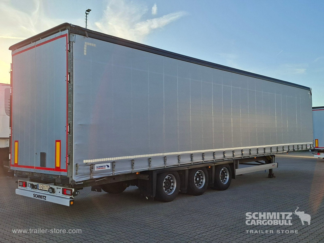 Schmitz Cargobull Curtainsider Mega 