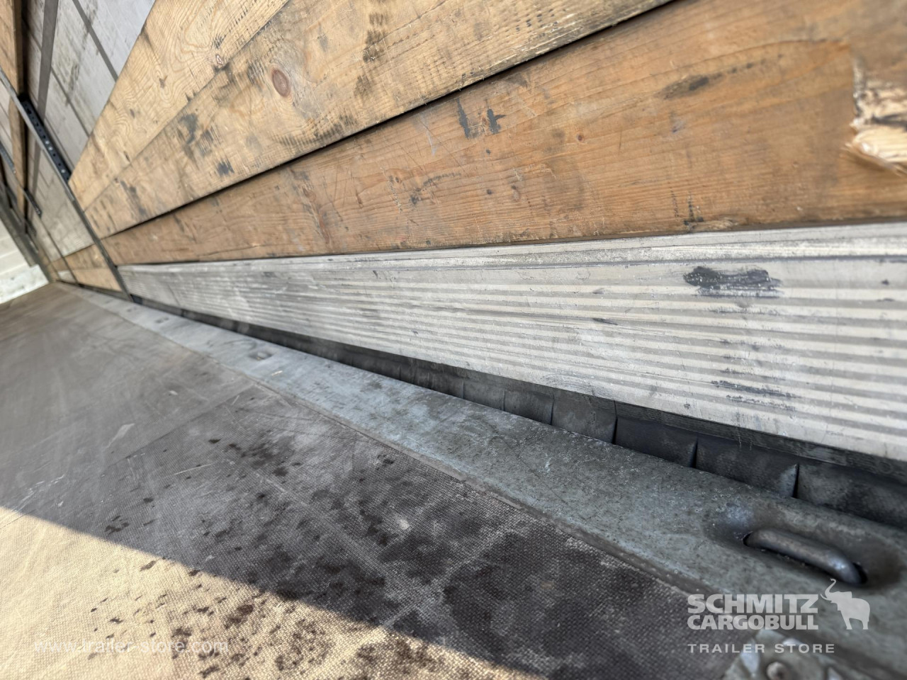 Schmitz Cargobull Curtainsider Standard 