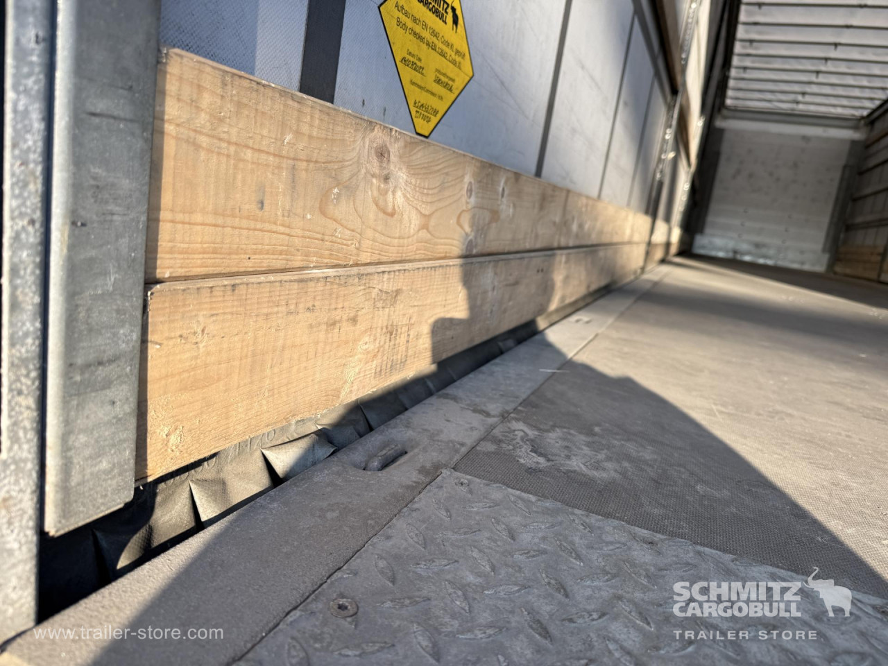 Schmitz Cargobull Curtainsider Standard 