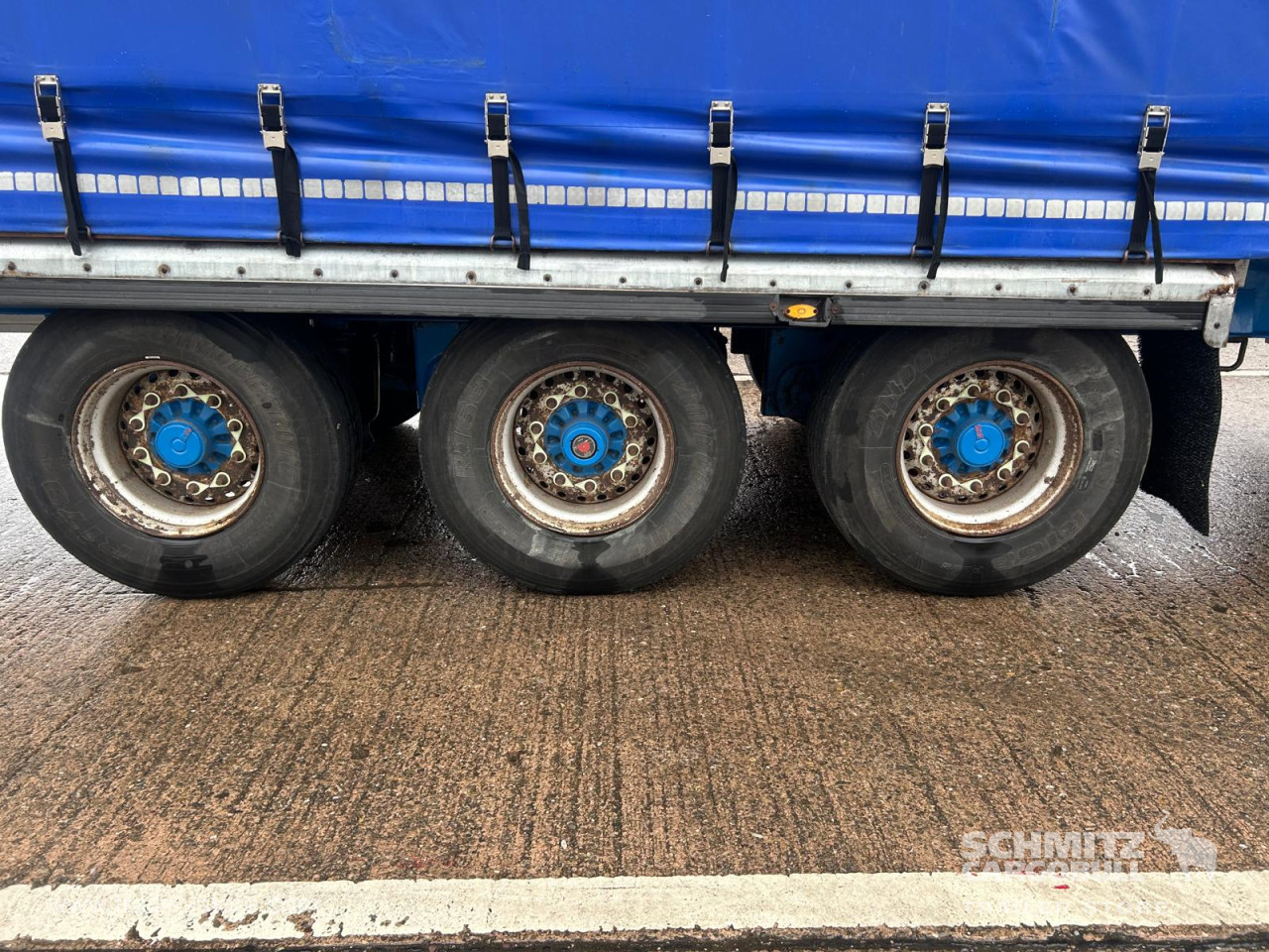 MONTRACON Curtainsider Standard UK 