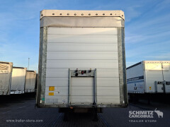 Schmitz Cargobull Curtainsider Standard Getränke 