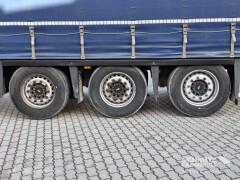 Schmitz Cargobull Curtainsider Mega 