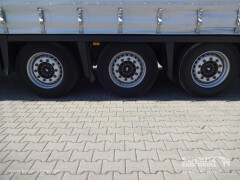 Schmitz Cargobull Curtainsider Varios 