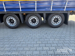 Schmitz Cargobull Curtainsider Varios 