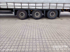 Schmitz Cargobull Curtainsider Mega Getränke 