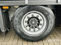 Schmitz Cargobull Curtainsider Mega 