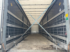 Schmitz Cargobull Curtainsider Varios 
