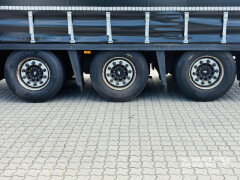 Schmitz Cargobull Curtainsider Mega Getränke 