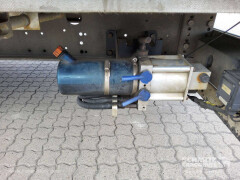 Schmitz Cargobull Curtainsider Mega Getränke 