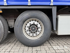 Schmitz Cargobull Curtainsider Standard Getränke 