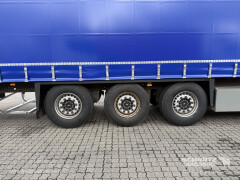 Schmitz Cargobull Curtainsider Standard Getränke 