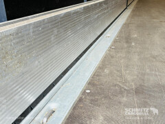 Schmitz Cargobull Curtainsider Standard Getränke 