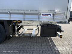 Schmitz Cargobull Curtainsider Standard Getränke 